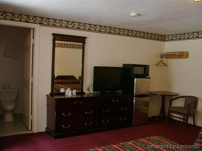 Passport Inn & Suites Chaplin Room photo