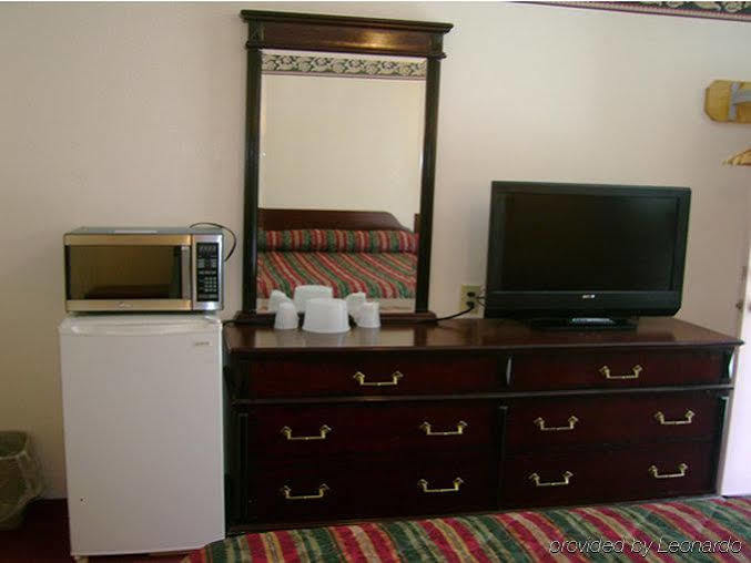 Passport Inn & Suites Chaplin Room photo